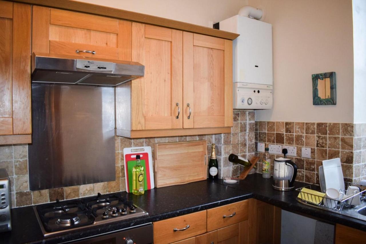 Bright 1 Bedroom Apartment Near City Centre Edinburg Exteriör bild